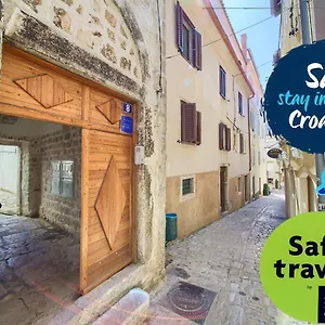 Apartment Hrast, Krk Town